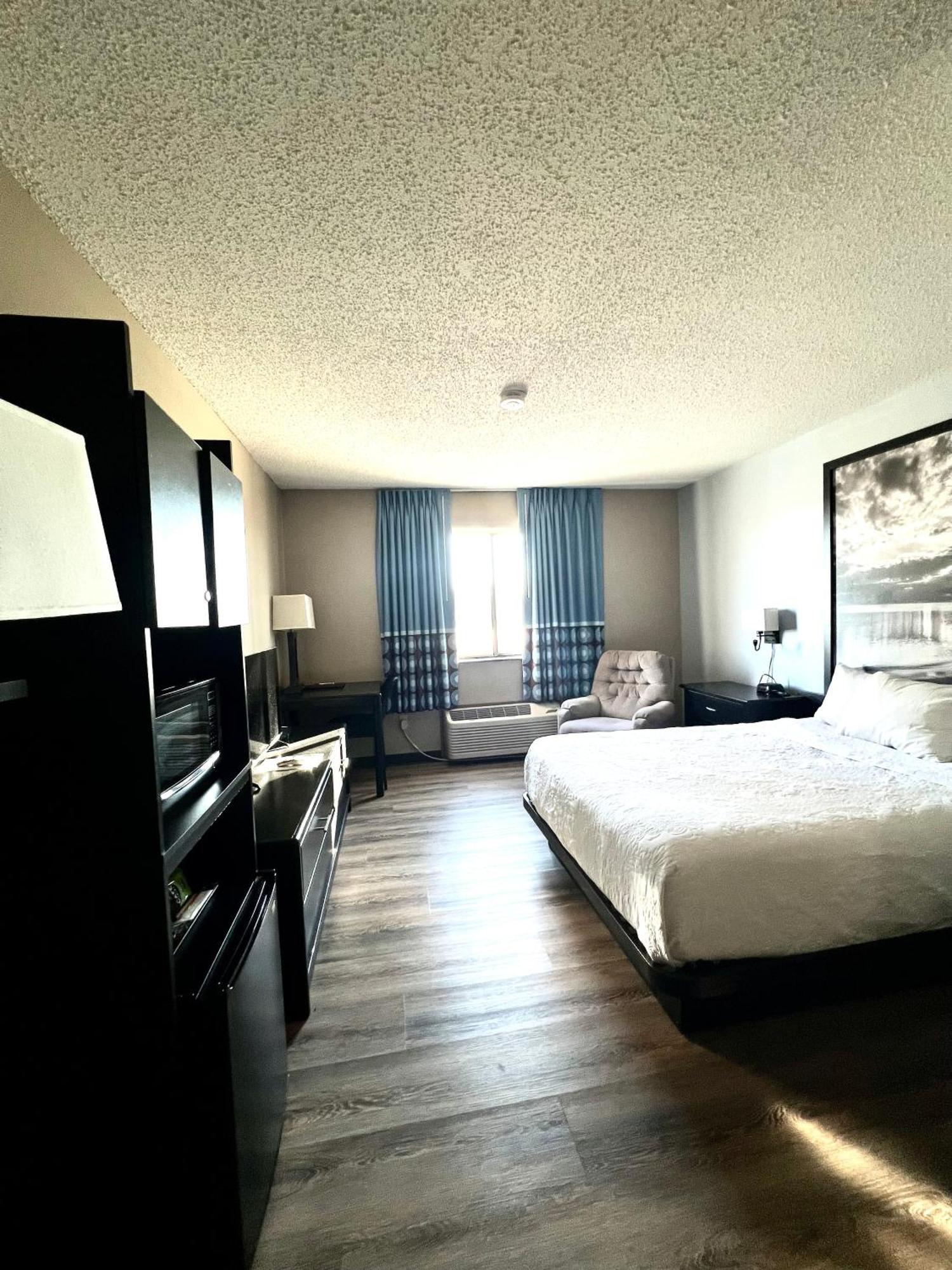 Super 8 By Wyndham Estherville Exterior photo
