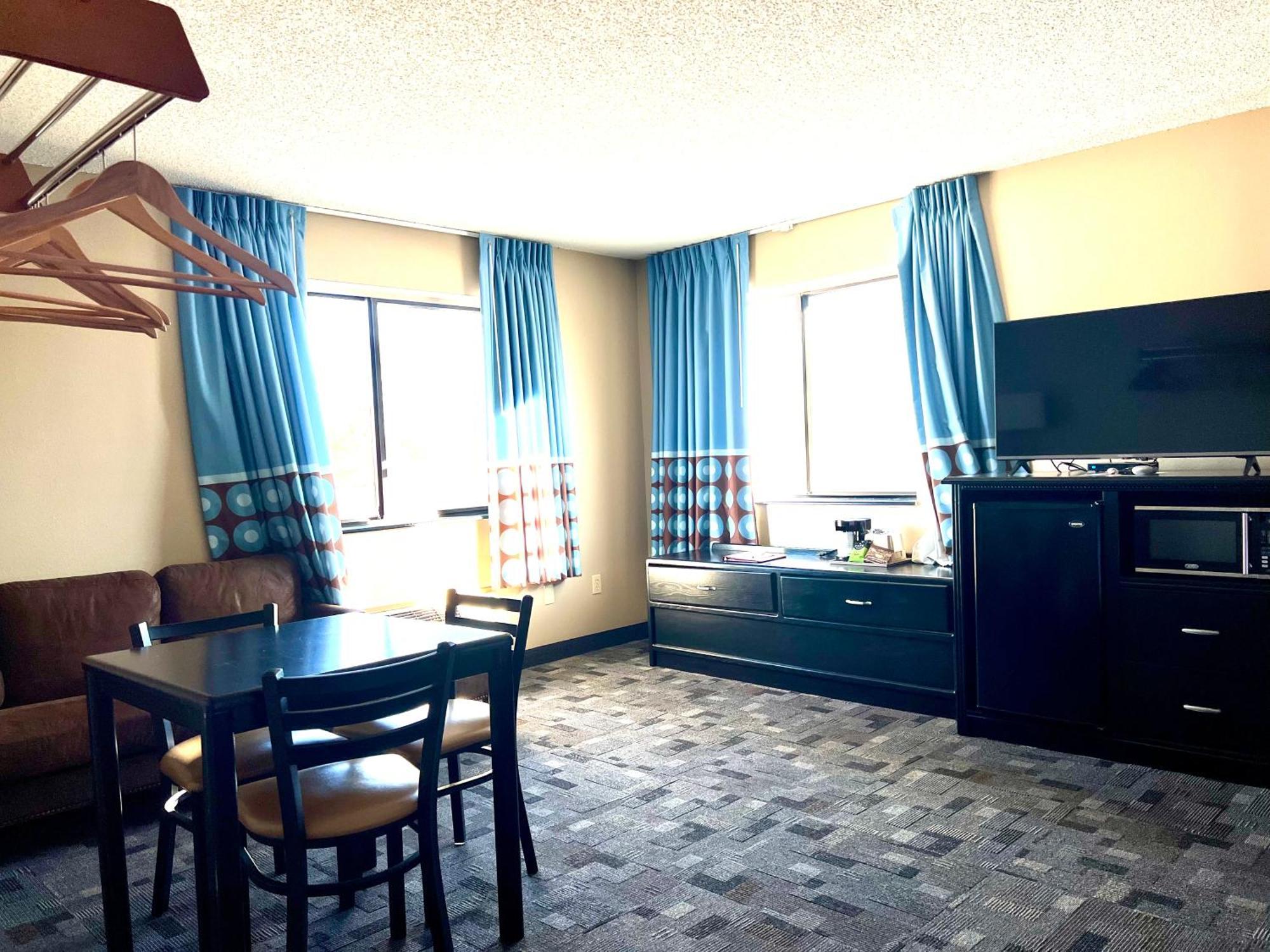 Super 8 By Wyndham Estherville Exterior photo