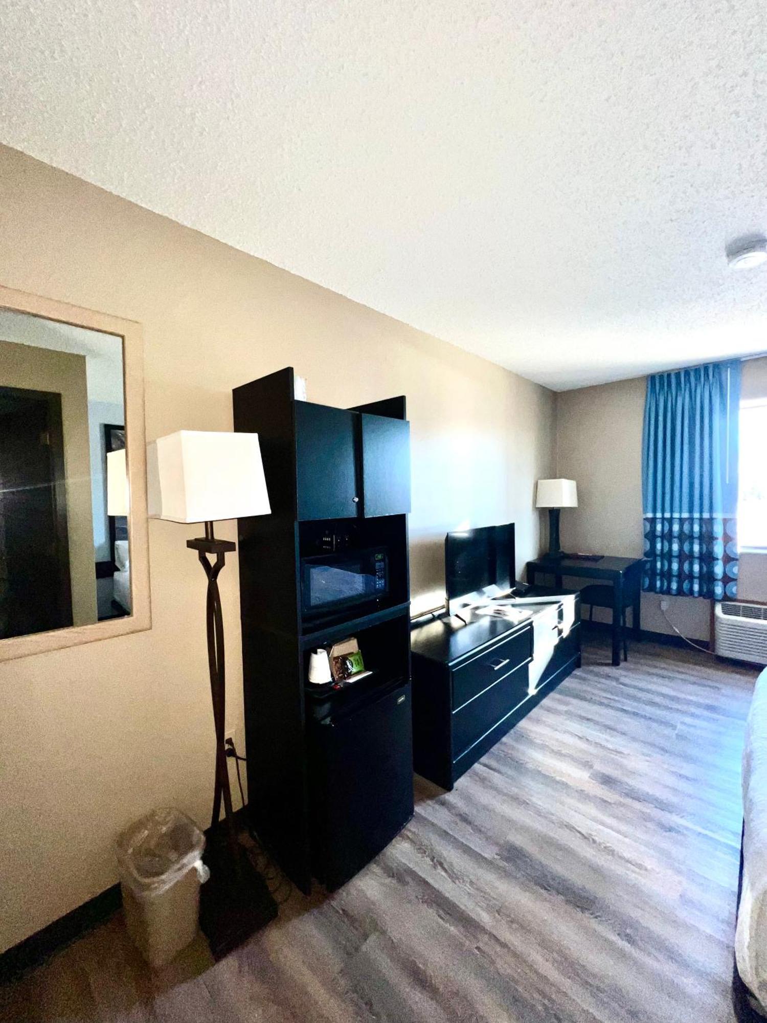 Super 8 By Wyndham Estherville Exterior photo