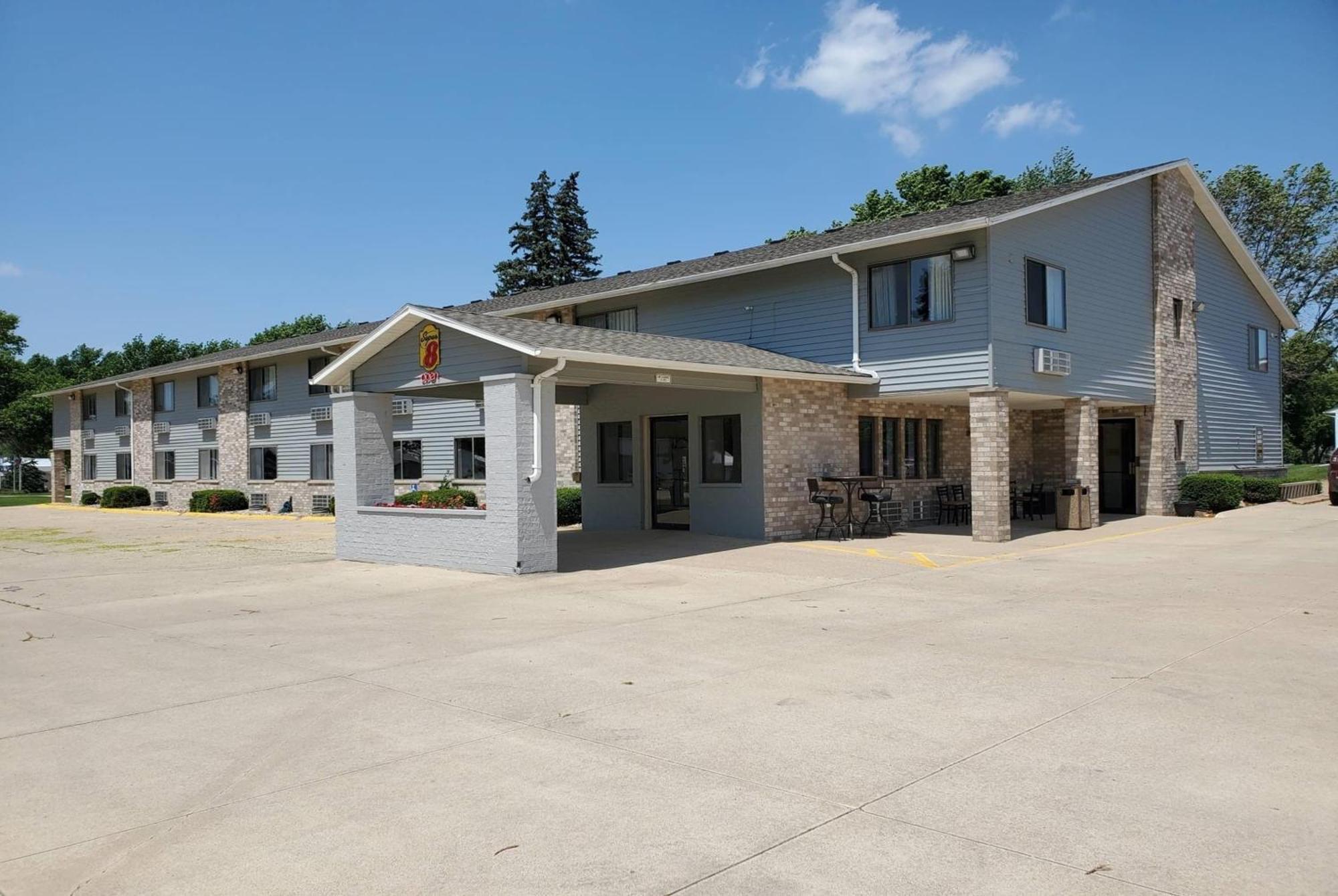 Super 8 By Wyndham Estherville Exterior photo